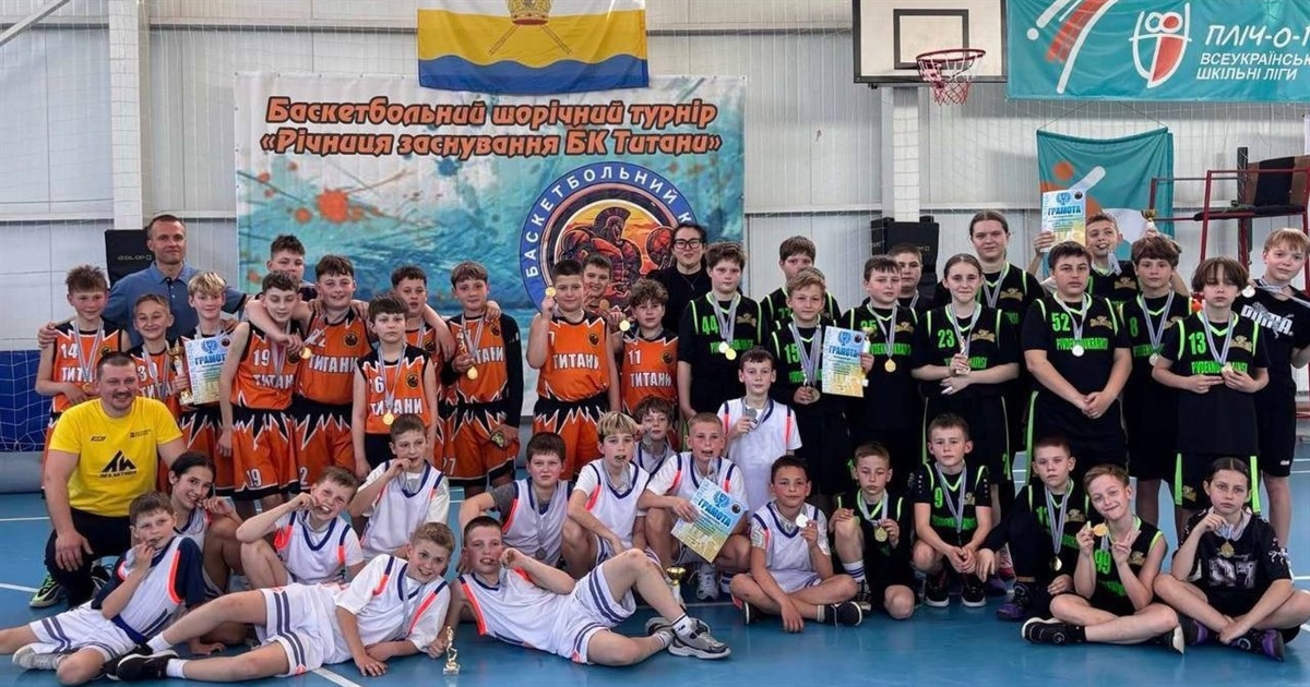 Баскетбольний десант із Південноукраїнська підкорює Вознесенськ: маємо золото та срібло