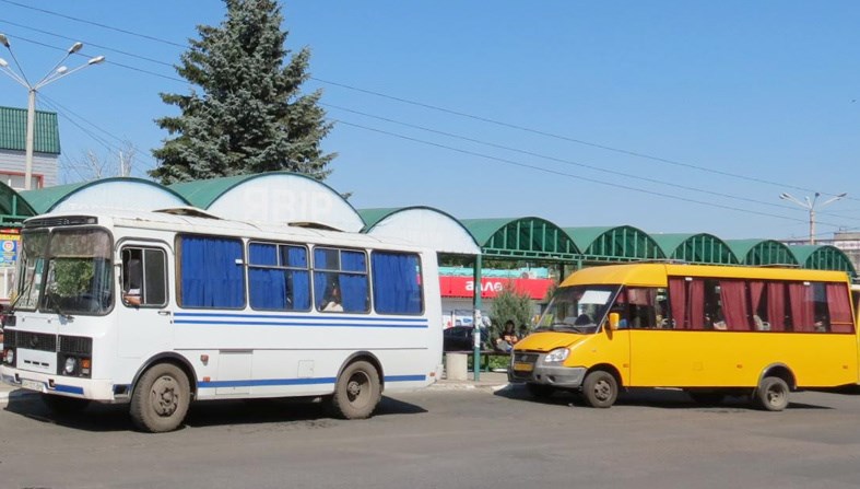 Поминальна неділя: з яких зупинок можна доїхати до кладовищ