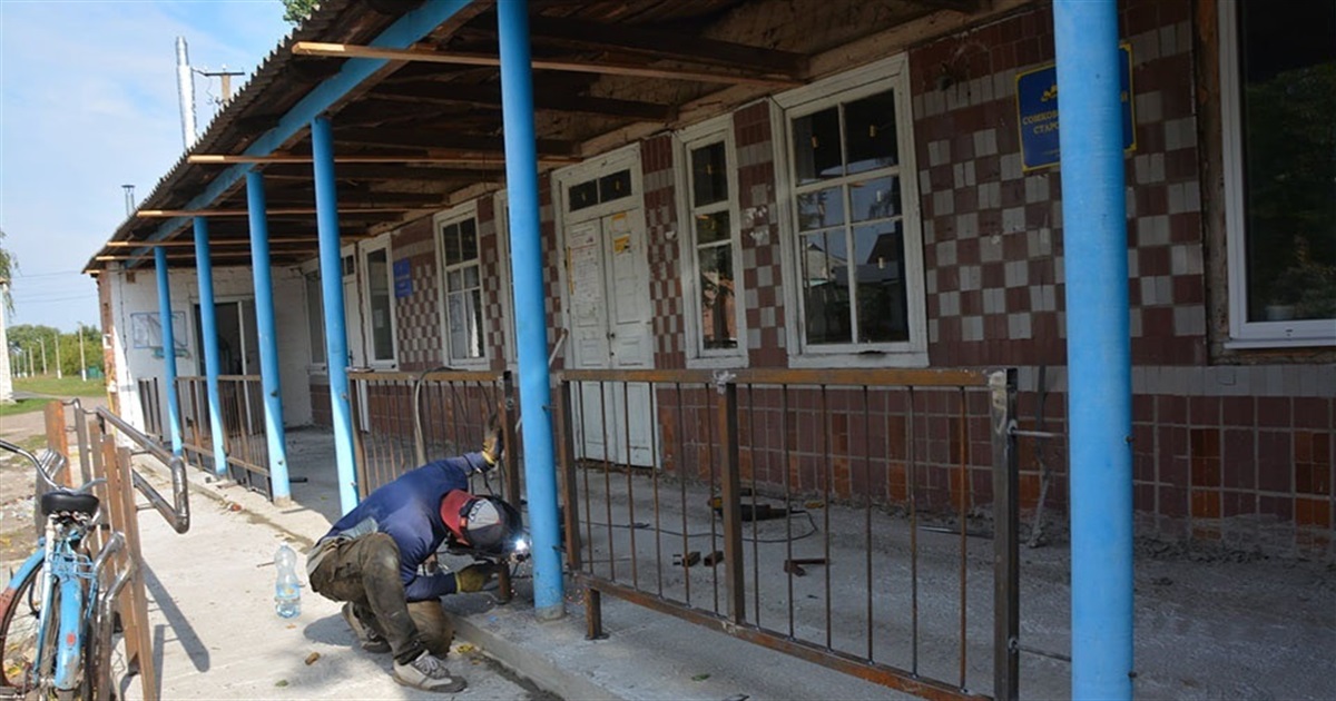 У Сомковій Долині розпочали ремонт адміністративної будівлі