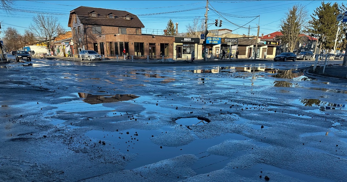 "Ми бачимо наші дороги": Олег Годун про план ремонту доріг у Звягелі на 2026 рік