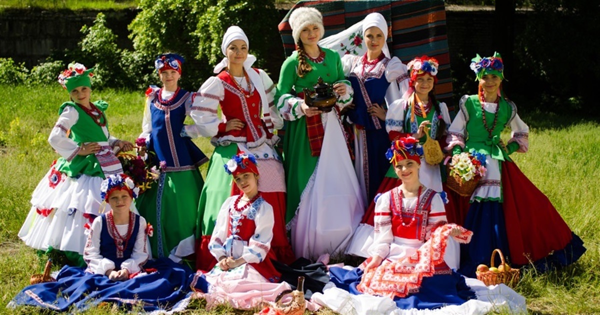 “Спотворили наші убрання” — Вікторія Дворянчікова про вплив росії на український народний костюм