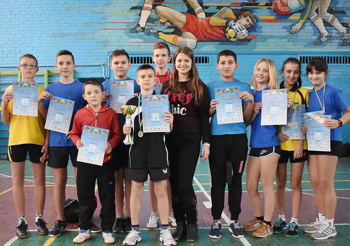 Збірна Покровська з тенісу виграла кубок Донецької області