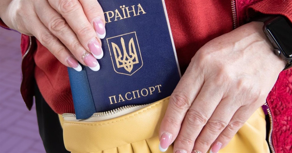 Примусова відмова від українського громадянства в окупації. Яка позиція влади — роз'яснює юристка