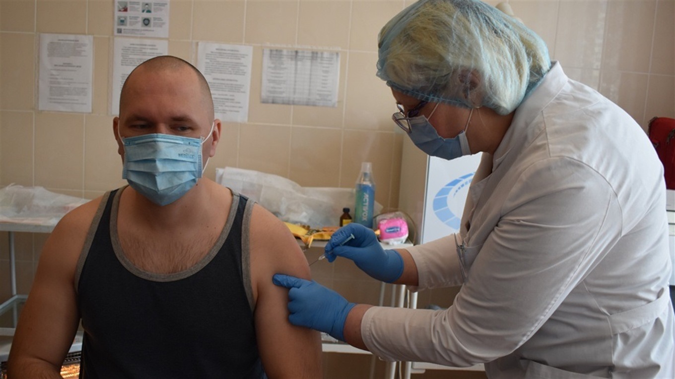 У Переяславі підопічних психоневрологічного стаціонару щепили вакциною Pfizer