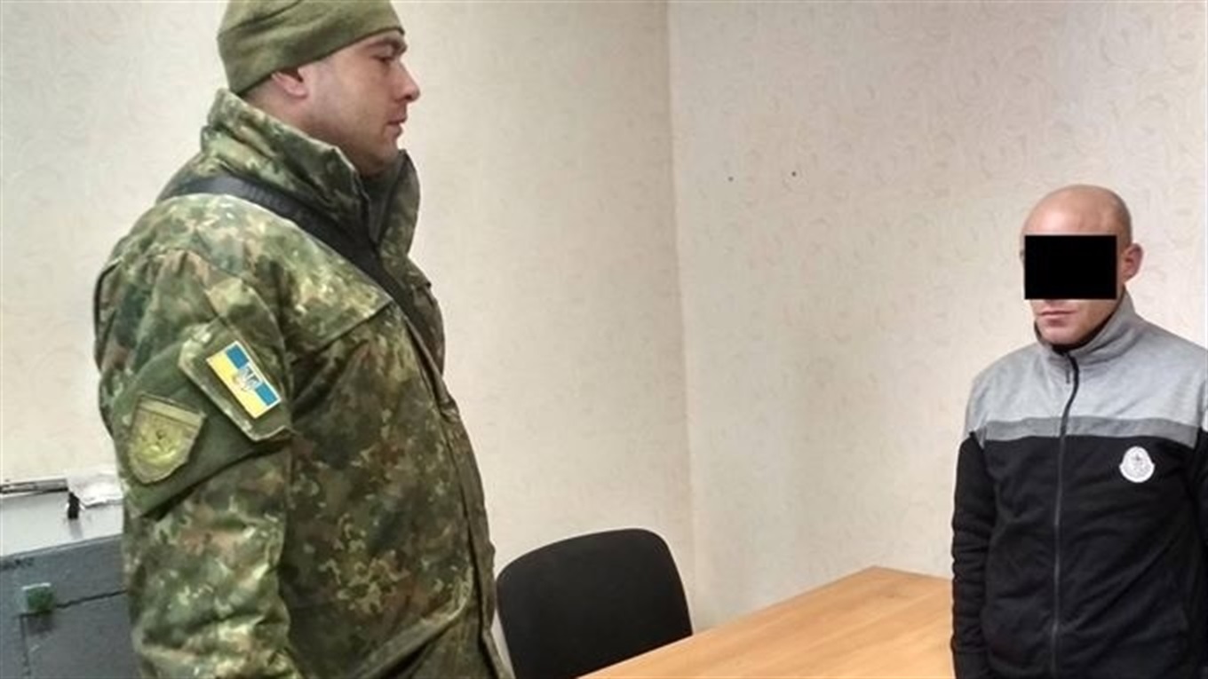 Представився лікарем і взяв гроші: у Попасній шахрай обікрав пенсіонерку