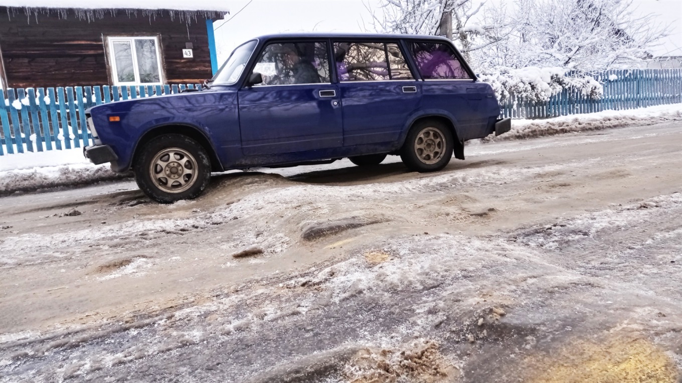 Чому «лежачі поліцейські» взимку у Володимирці щороку стають проблемою і збитками для водіїв?
