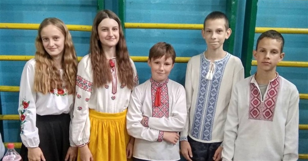 Свято осені та благодійний ярмарок: у Гайшинській гімназії зібрали кошти для захисників України
