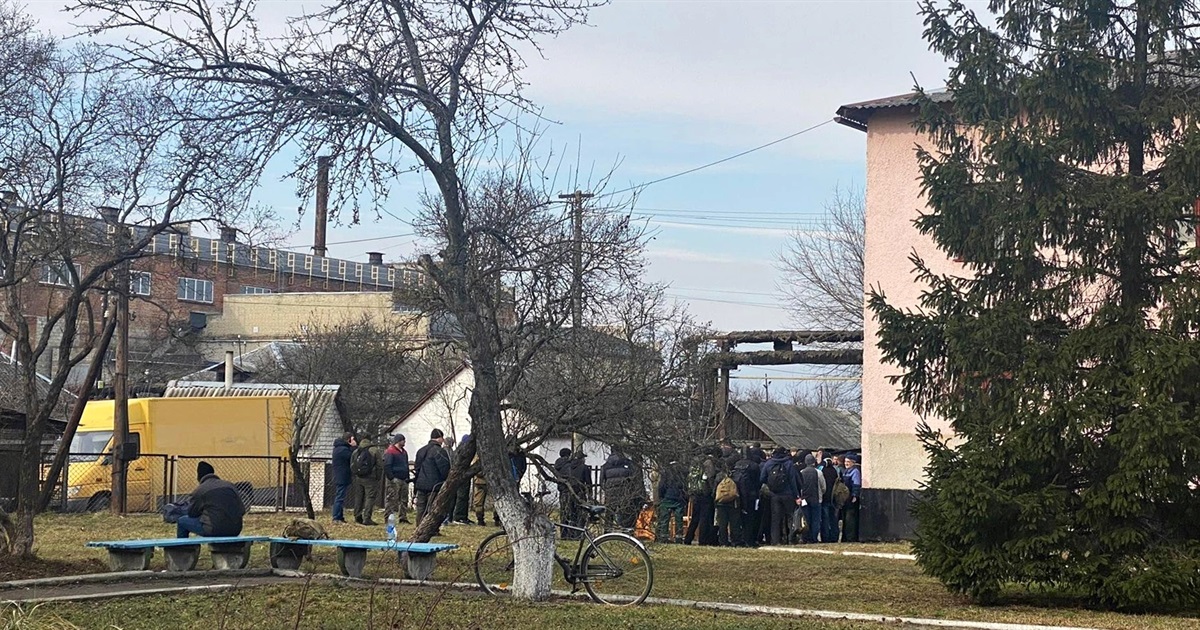 Військовий стан у Сарненській громаді: яких правил дотримуватися і як допомогти волонтерам