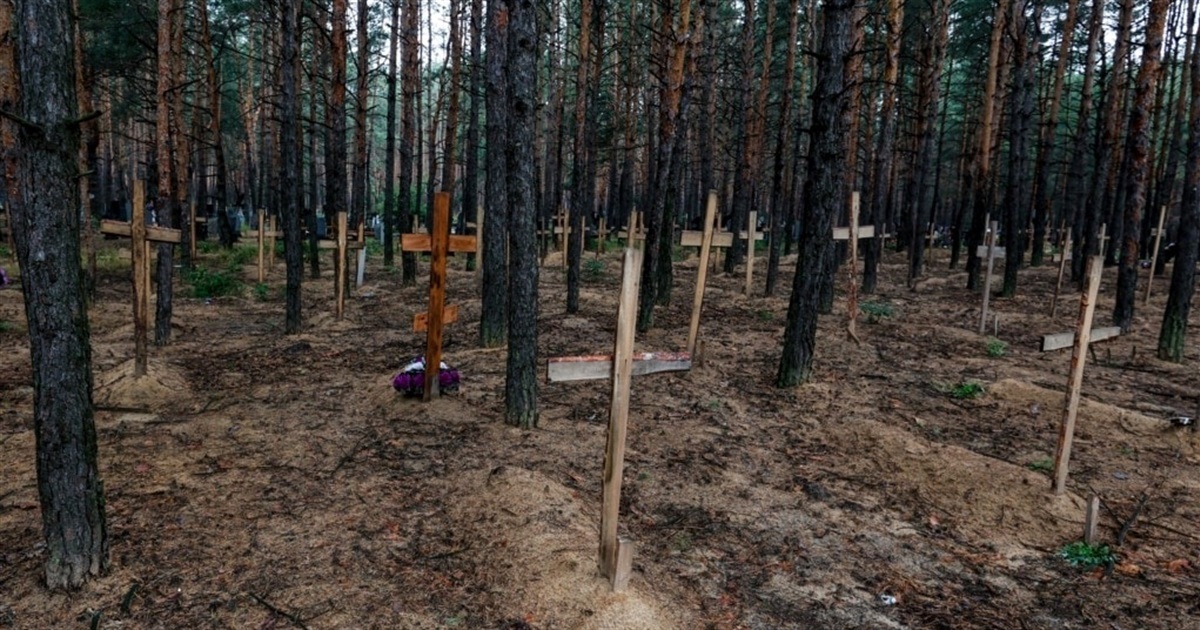Гірше, ніж Буча на Київщині: на деокупованій Харківщині виявили кілька катівень та масові поховання