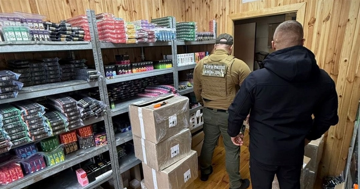 На Київщині викрили підпільне виробництво рідин для електронних сигарет на понад 10 мільйонів