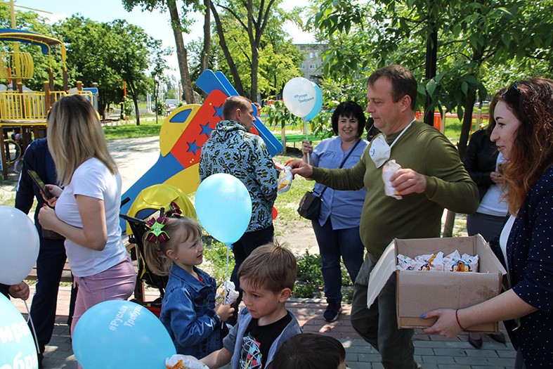 Юні покровчани до свята отримали сюрприз від нардепа