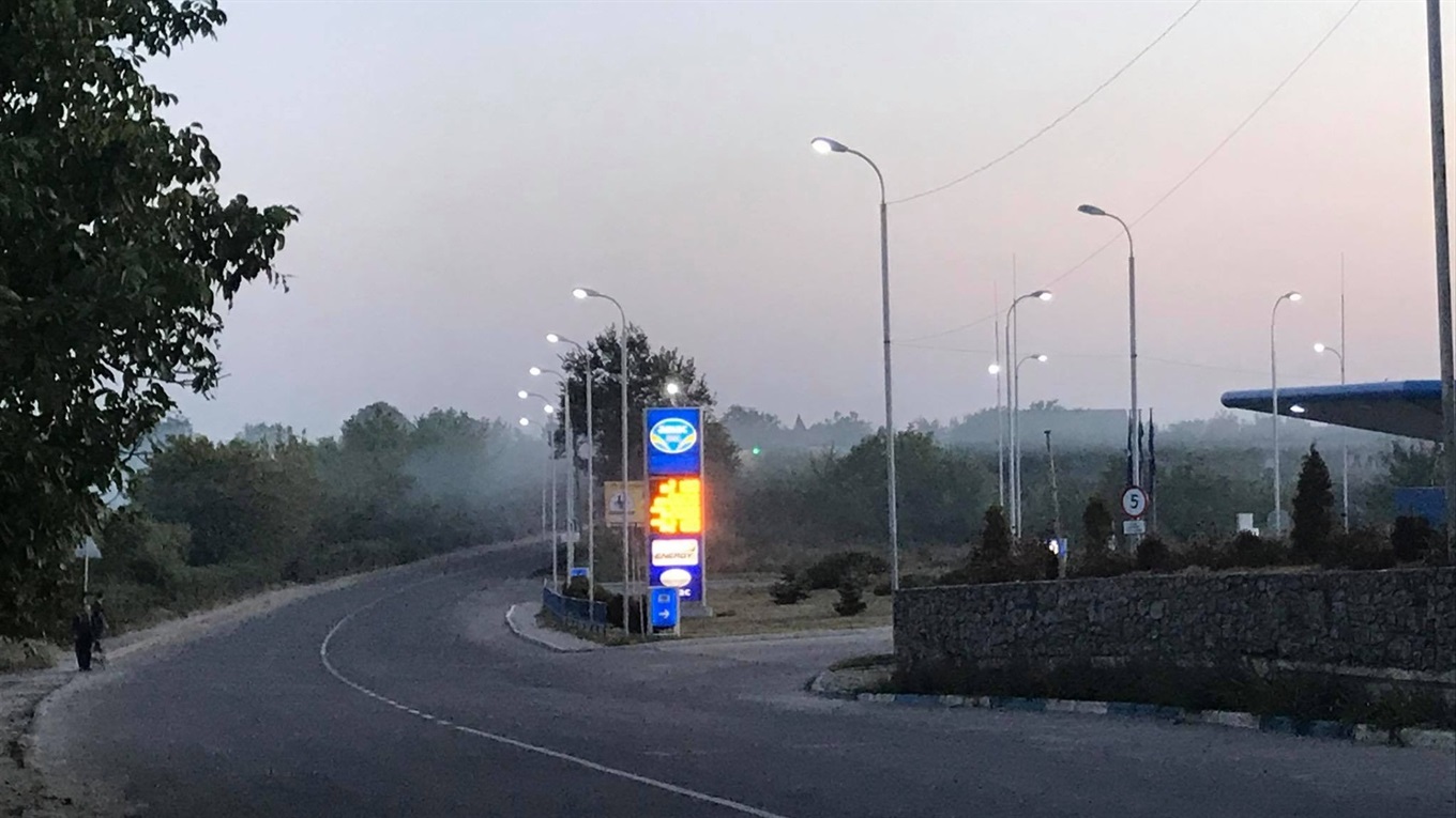 Жмеринка потерпає від диму: люди знову палять листя і все підряд
