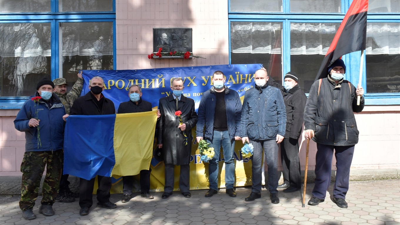 Україна починається з тебе: у Жмеринці вшанували пам’ять борця за незалежність В’ячеслава Чорновола