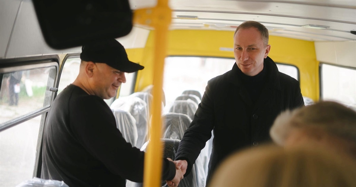 Днями Миколаївська селищна громада отримала новий сучасний шкільний автобус