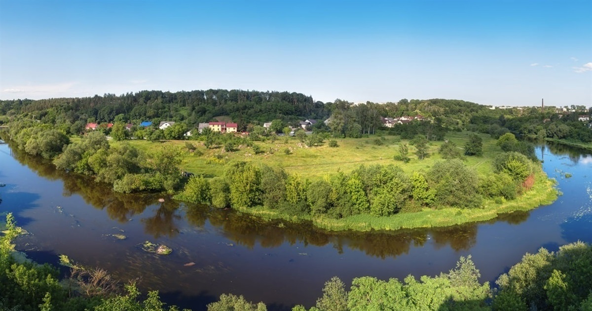 Якої якості вода в річці Случ в районі міського пляжу Новограда?