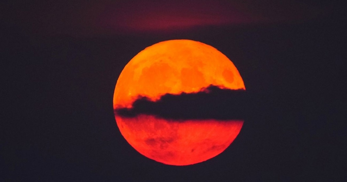 Бобровий супермісяць 5 листопада: найяскравіший супермісяць 2025 року