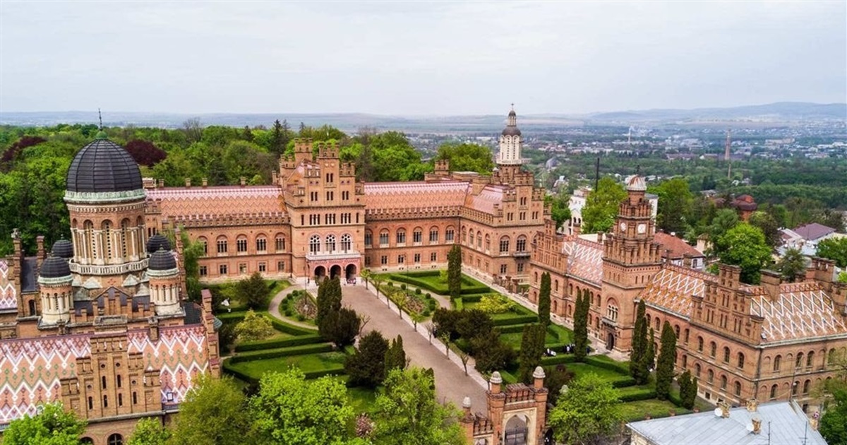 Чернівці за один день — маршрут, квитки та що обов'язково побачити