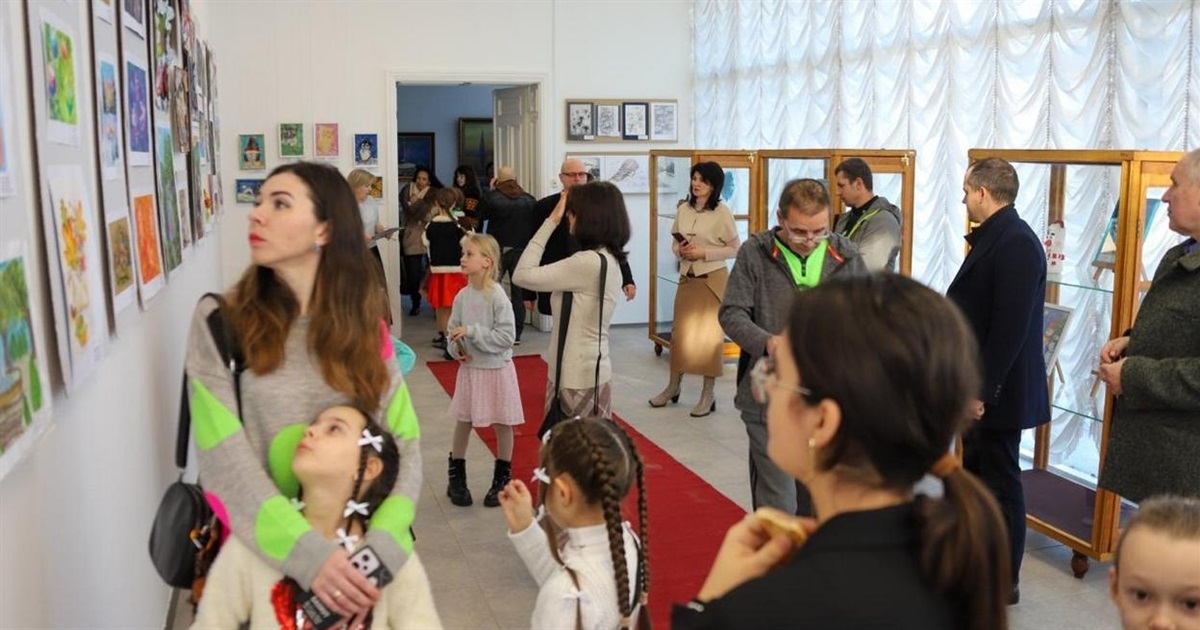 В Ізмаїлі відкрили виставку дитячої творчості «Різдвяна феєрія»