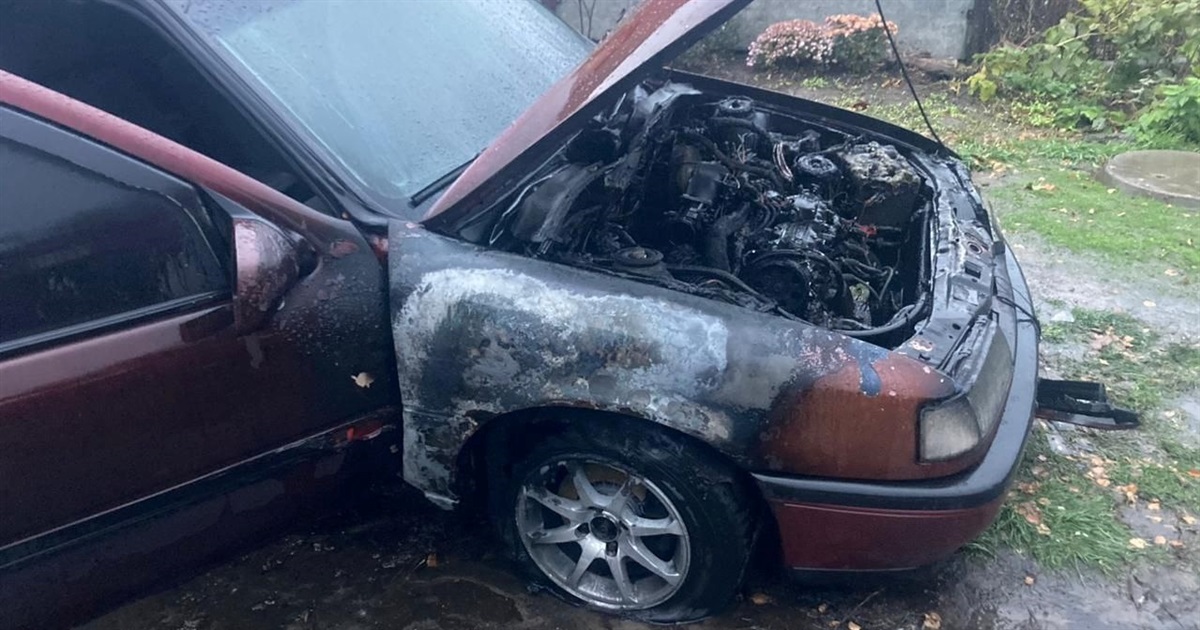 На Переяславщині горів автомобіль Opel Vectra: ДСНС