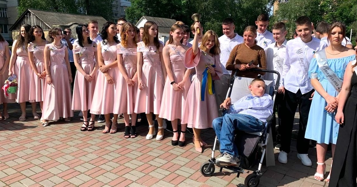 У Переяславській громаді пролунали останні дзвоники: гімназія №1 проводжала 49 випускників