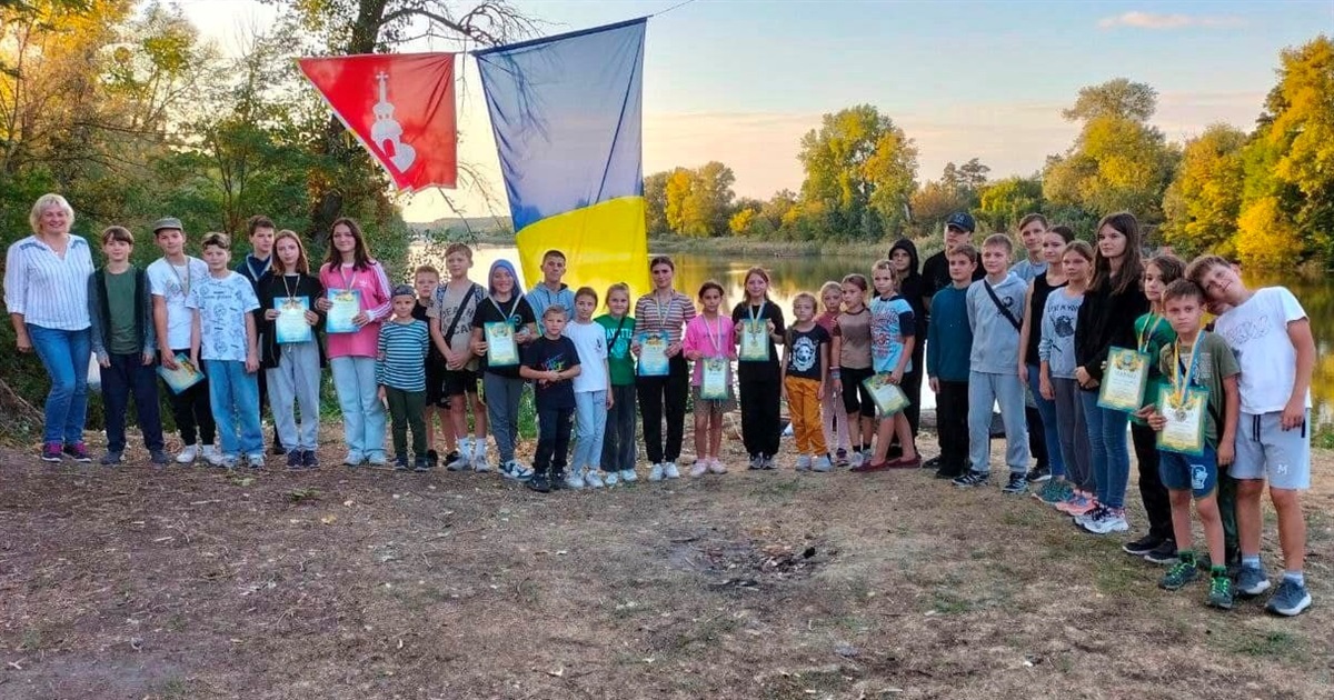 Юні туристи Переяславської громади вправно подолали "Смугу перешкод" і разом відзначили День туризму