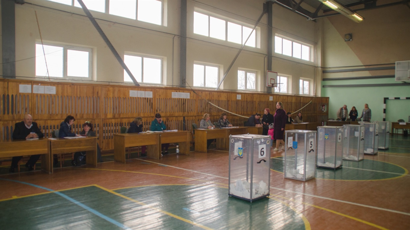 На дільниці у Новограді хлопець хотів проголосувати по закордонному паспорту