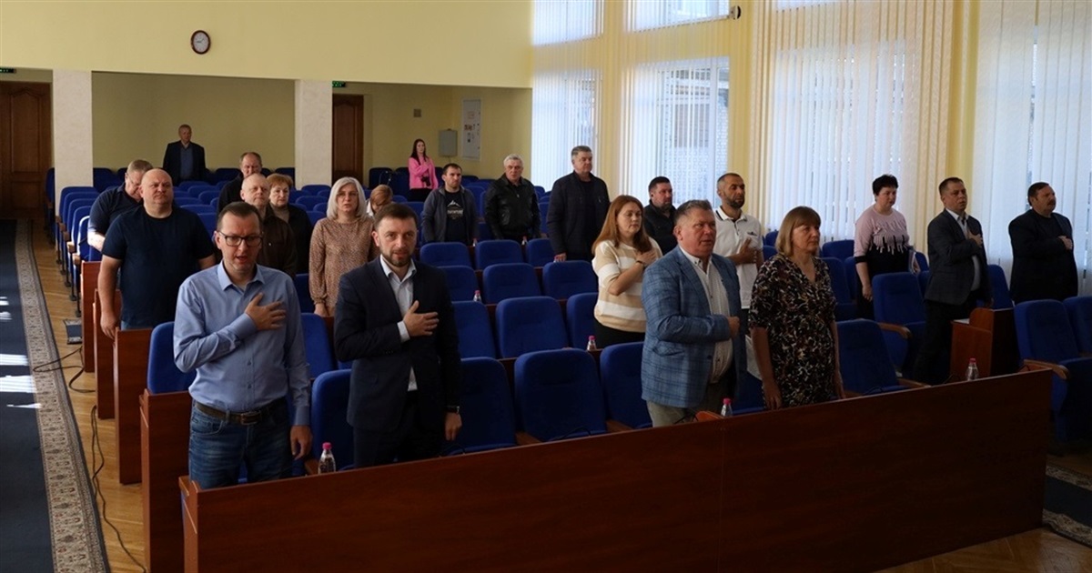 Позачергова сесія міської ради Звягеля: забезпечення військових та вшанування Героїв