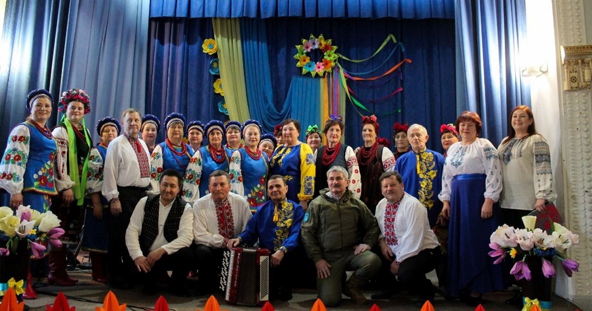 На концерті "Мелодія весни та жіночого серця" у Ковалині зібрали гроші для ЗСУ