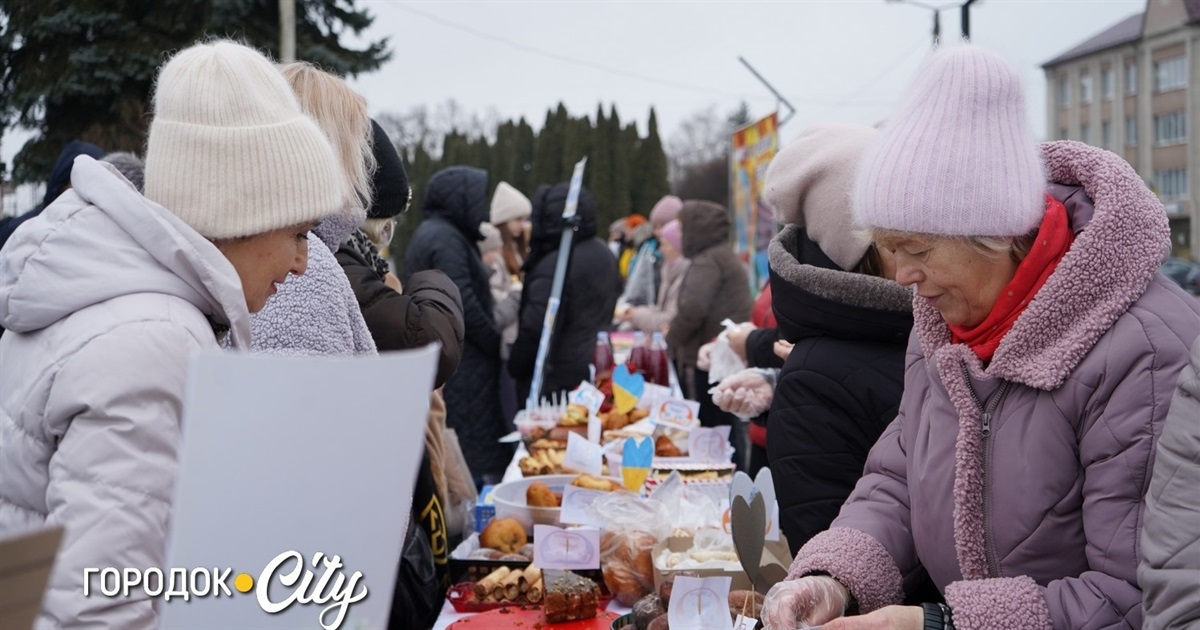 У День Соборності в Городку відбувся благодійний ярмарок. Фоторепортаж від Городок.City