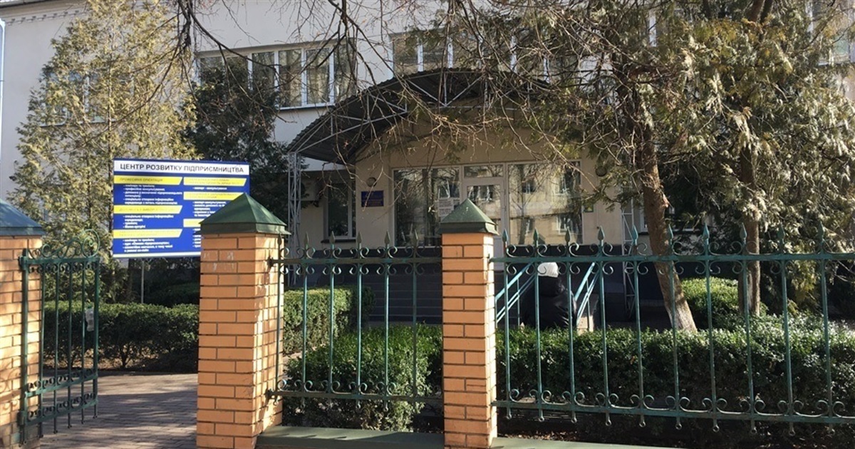 Знайти роботу під час воєнного стану можливо. У центрі зайнятості розповіли про актуальні вакансії