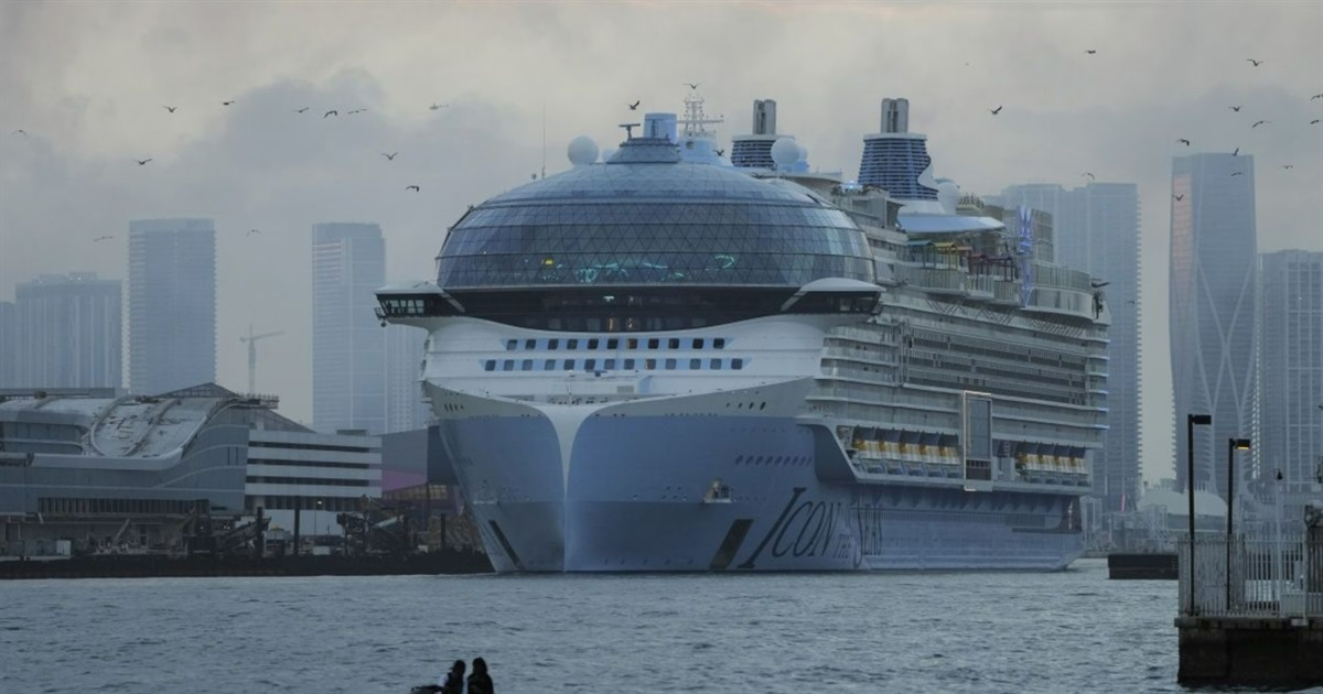 Жити на кораблі 15 років. Скільки коштує «безкінечний круїз», куди вже записались сотні людей