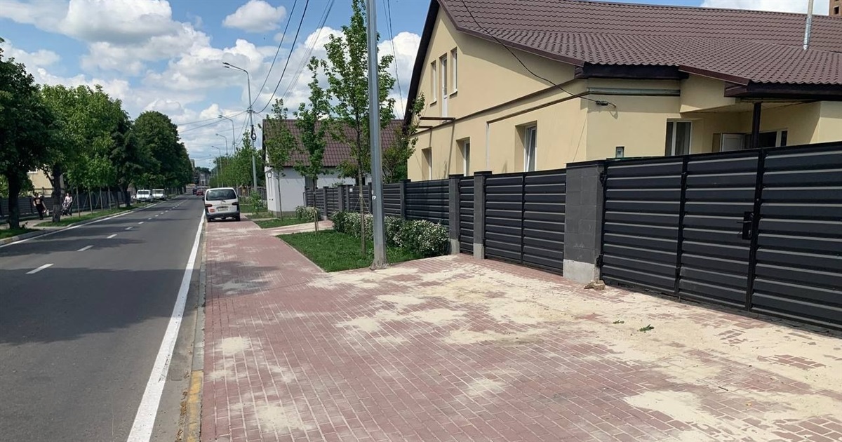 У Бучі на Вокзальній відремонтували тротуари за 3,4 мільйона гривень
