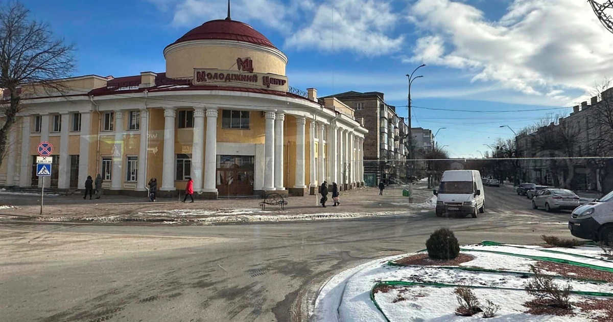 Через аварію на водопровідній мережі в центрі Звягеля обмежено рух автівок