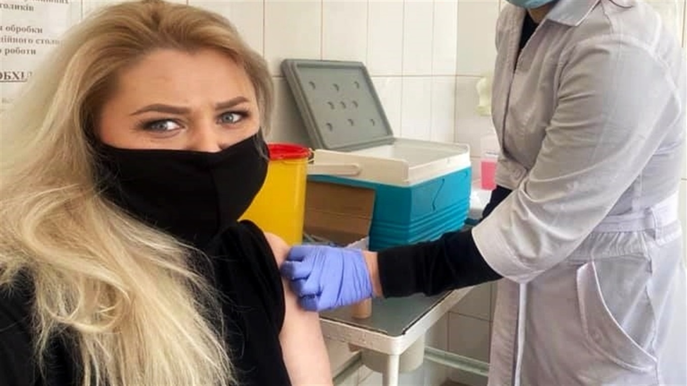 «Я отримала щеплення від COVID-19»: як вакцинують у Сарнах та що відчувають вакциновані