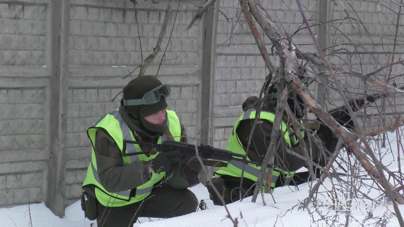 Поліцейські припинили діяльність організованої злочинної групи та звільнили заручника