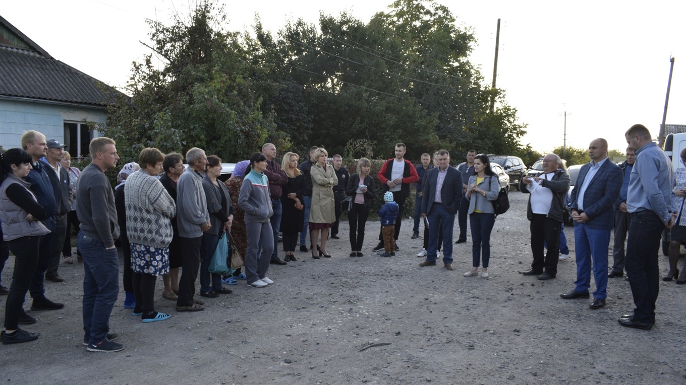 Жителі «Корчовки» і «Добробуту» зустрілися з представниками влади: тривають зустрічі на кварталах