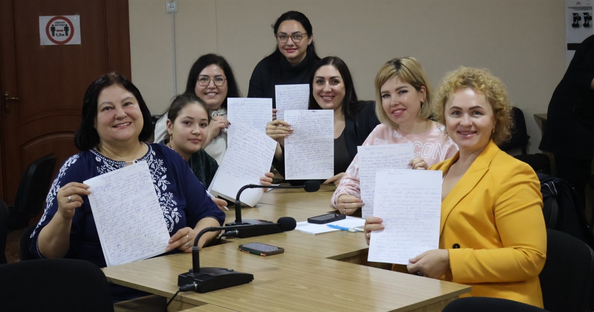 Писали разом: як в Південноукраїнську пройшов Всеукраїнський радіодиктант національної єдності