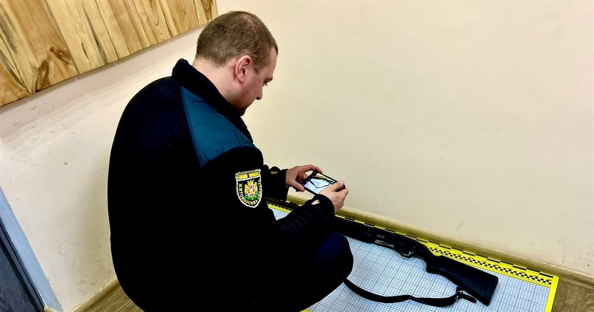 Звягельські поліцейські закликають громадян вчасно декларувати зброю