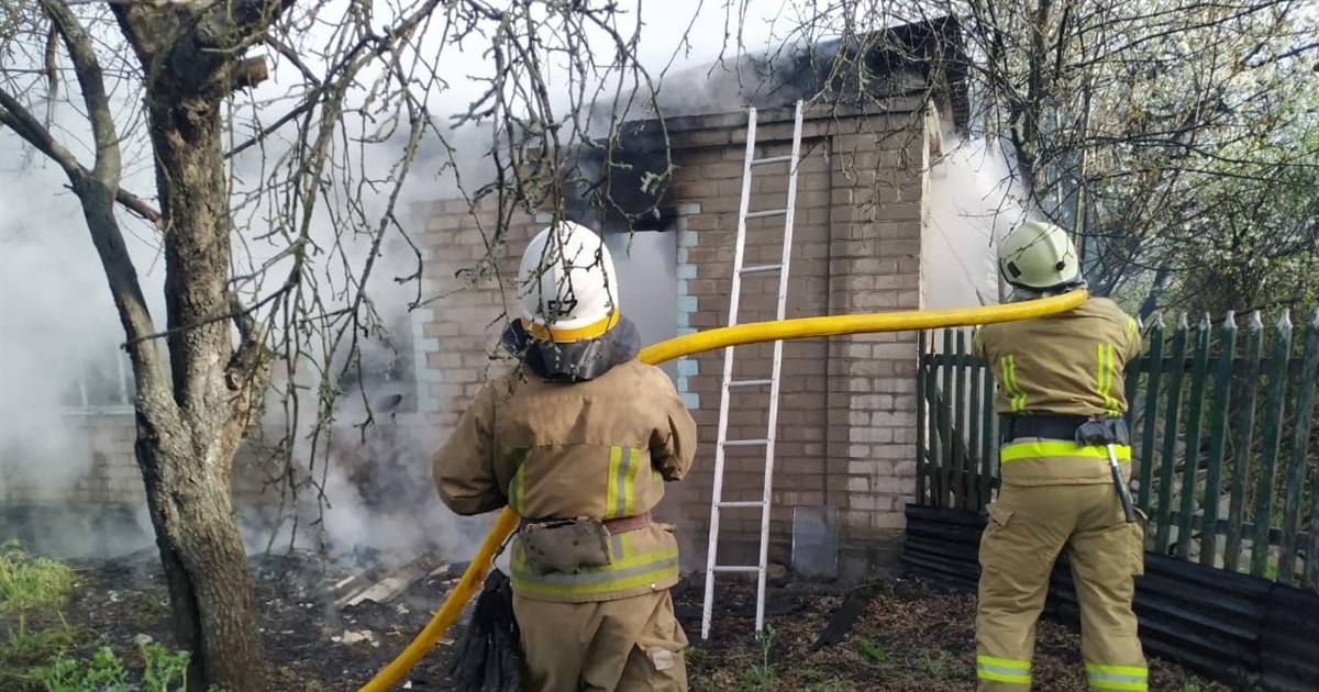 Розпалив піч та пішов з дому: у Миколаївці вщент згорів будинок
