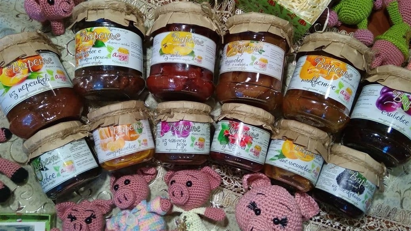Костянтинівець Саргіс Арутюнян варить варення, яке замовляють на подарунки і подають у ресторанах