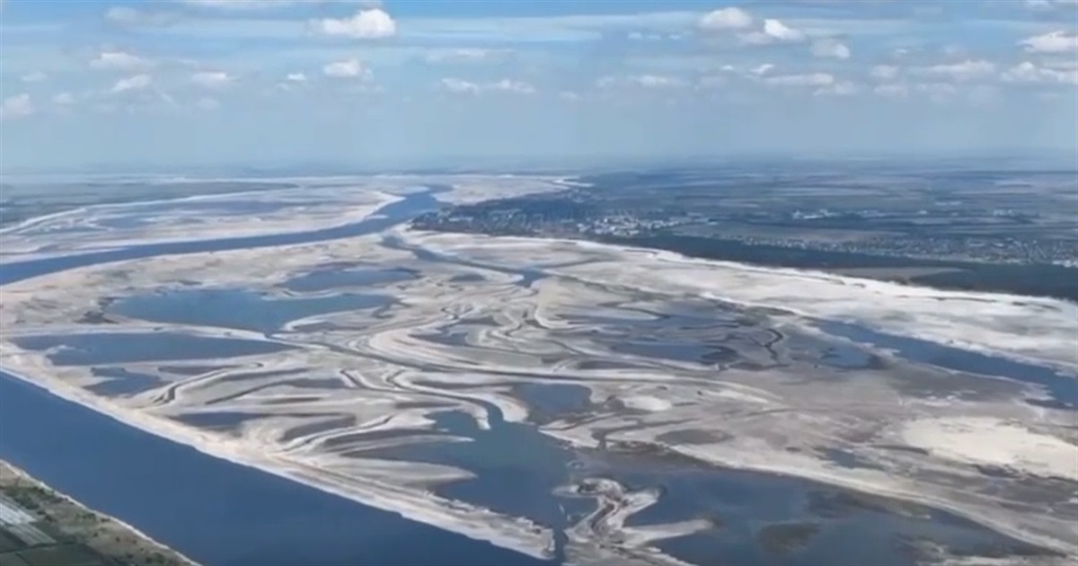 Каховське водосховище перетворилося на мережу протоків
