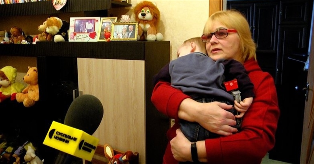 У патронатній сім’ї Папроцьких зі Звягеля проживають діти з Херсону