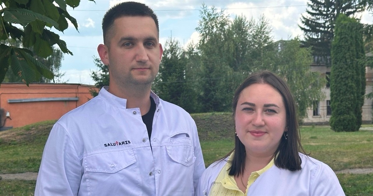 «У Старокостянтинові ми стали лікарями і знайшли свій дім»: історія молодого подружжя медиків