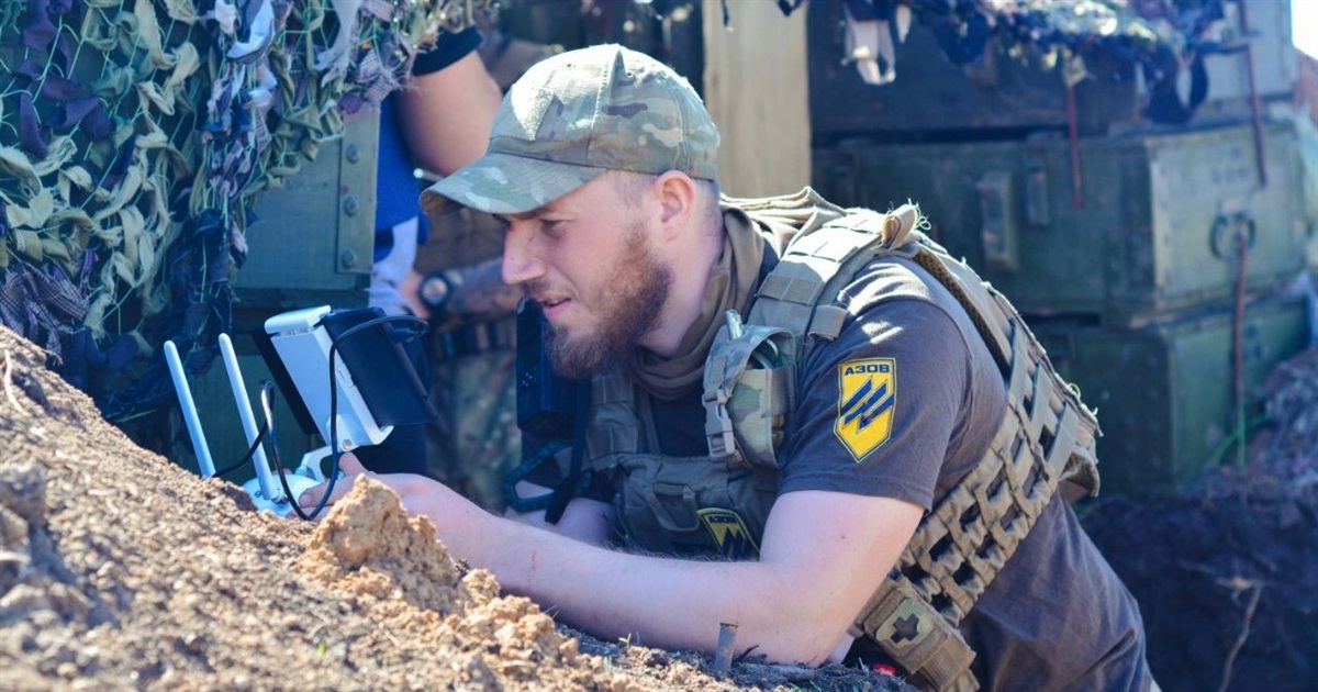 “Мій воїне, дякую, що кохав”. “Раннер” загинув у бункері “Азовсталі”, коли росіяни скинули авіабомбу