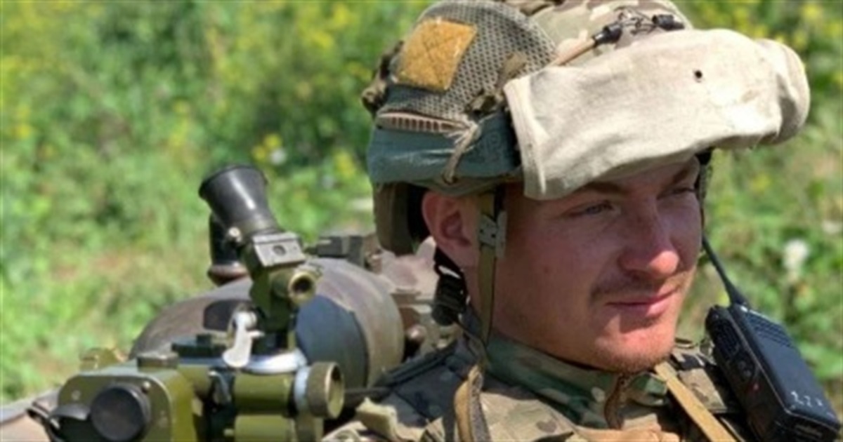 Він пишався тим, що українець. Мати зі сльозами на очах розповіла про свого сина-"азовця"