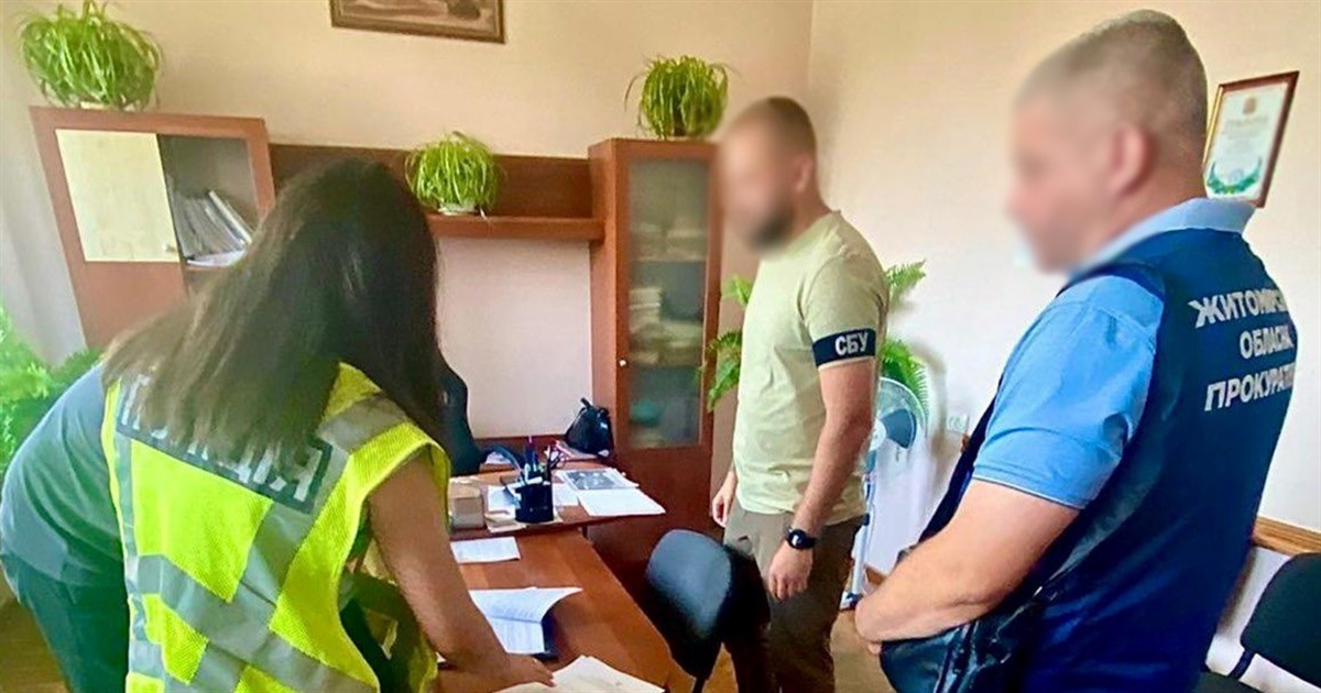 Директора комунального підприємства підозрюють у розтраті 160 тисяч гривень на ремонтах