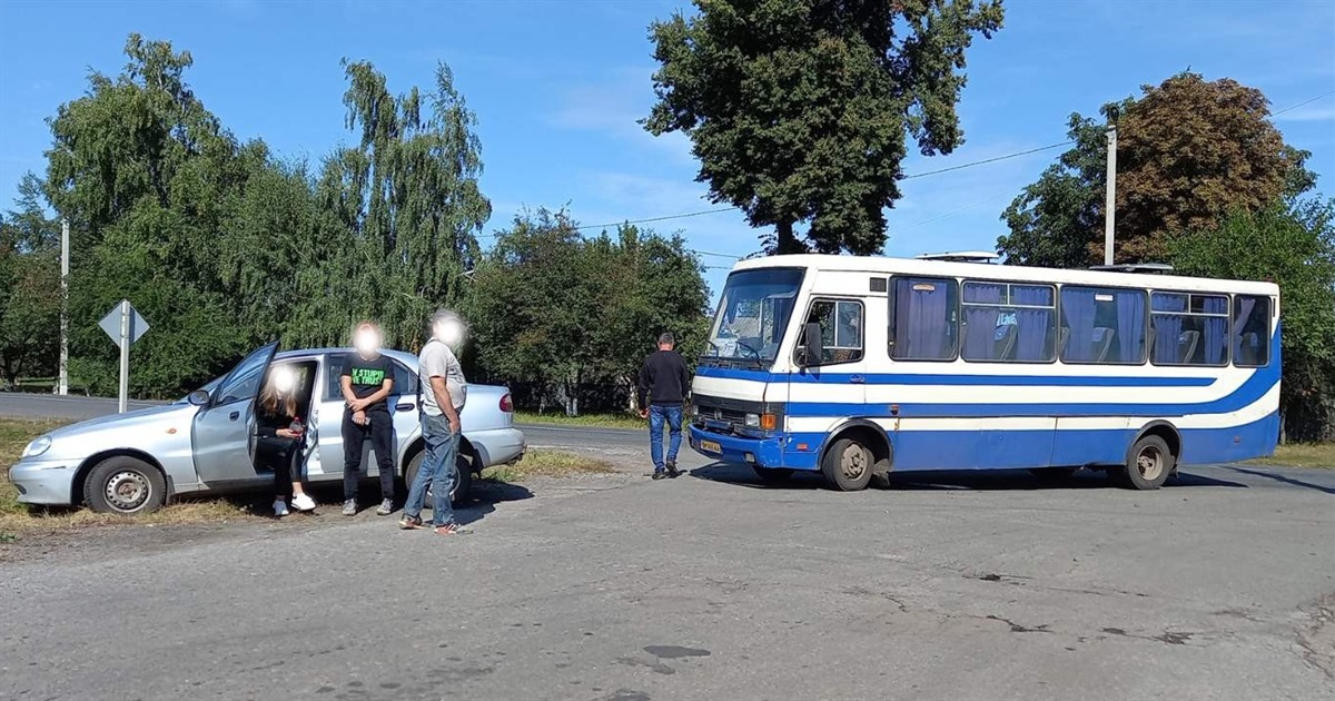 Аварія у Ворожбі: маршрутний автобус "Трійка" не розминувся з Lanos