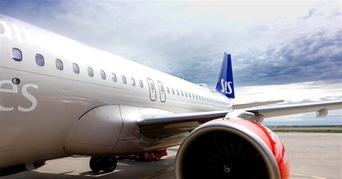 Через війну на Близькому Сході скандинавська авіакомпанія SAS скасовує сотні рейсів. Деталі