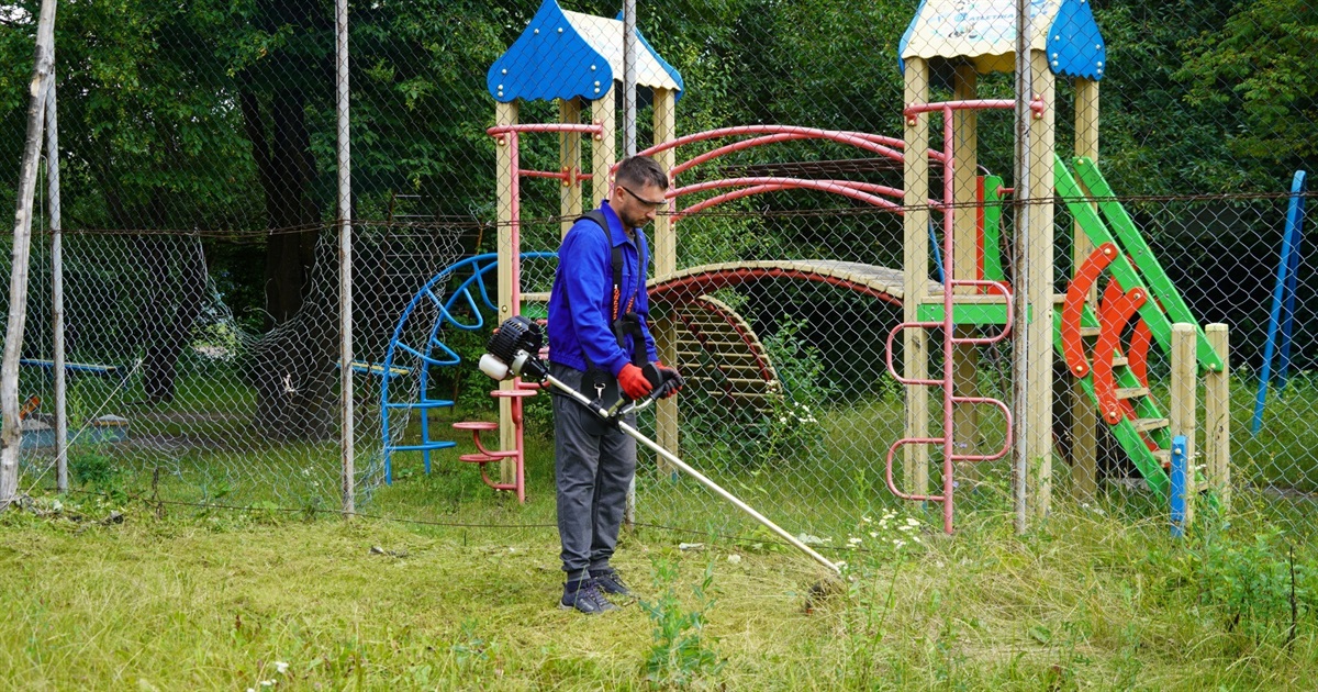 Замість чекати — діють: родини у Городку згуртувалися та виграли садово-городній інвентар
