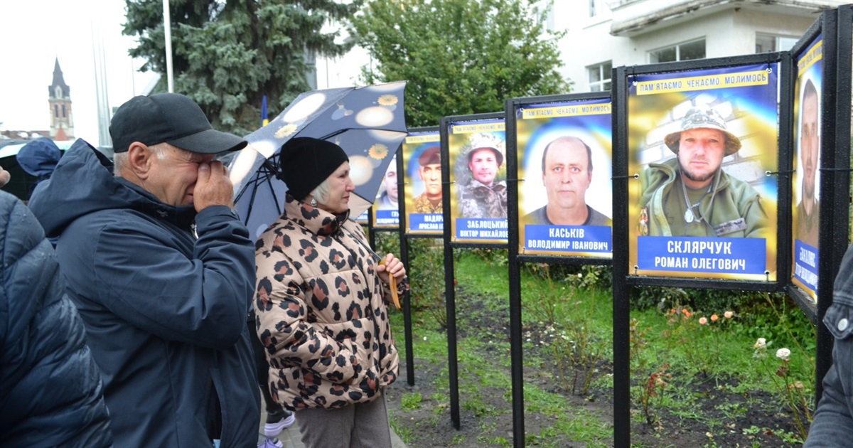 Незламна віра – незламний дух: у Чорткові відкрили Алею віри та надії